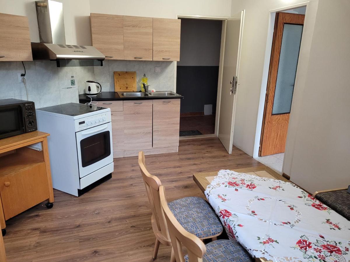 Studentska Apartments 카를로비바리 외부 사진
