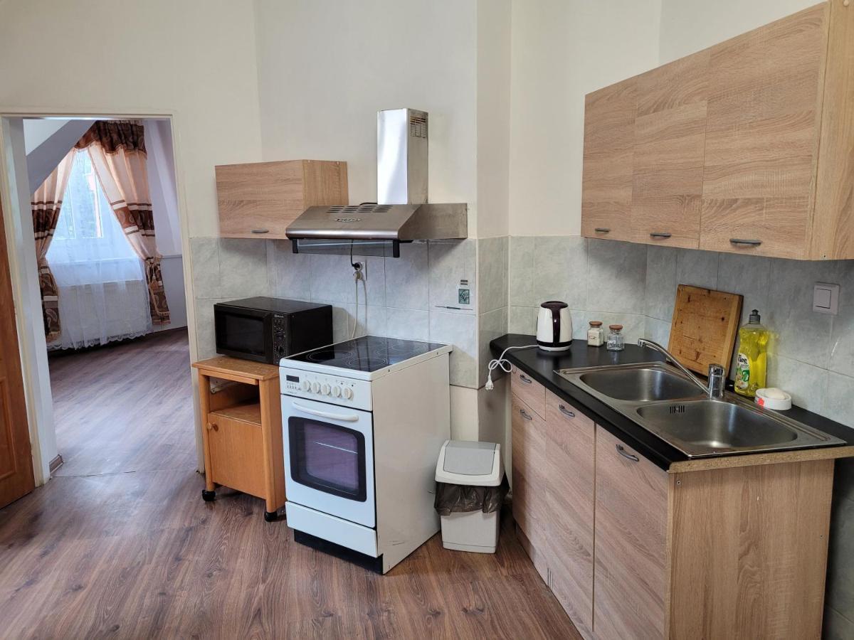 Studentska Apartments 카를로비바리 외부 사진
