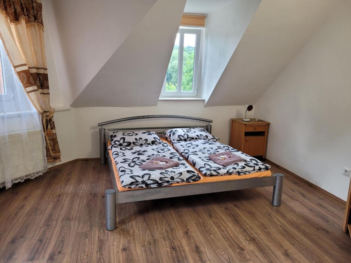 Studentska Apartments 카를로비바리 외부 사진